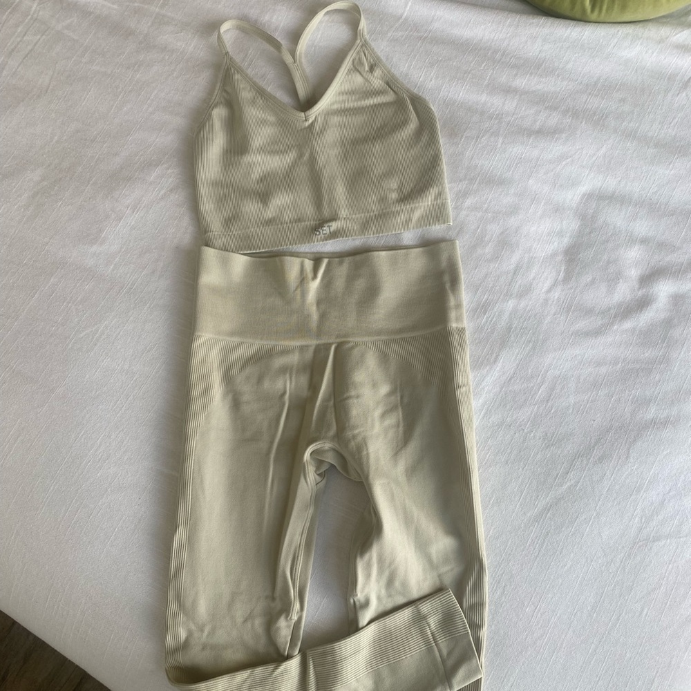 SET Active Workout Set in Oat Milk